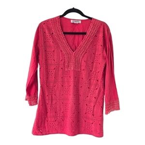 646 main womens Lacey blouse Top in size small/ medium great for summer